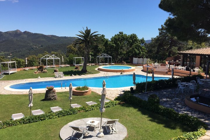 Hotel Pool