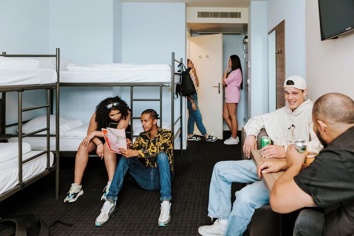 Room 14 of 83