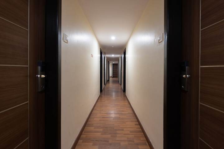 Ballroom/Hall 47 of 50