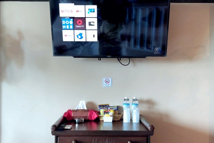 Room 42 of 48
