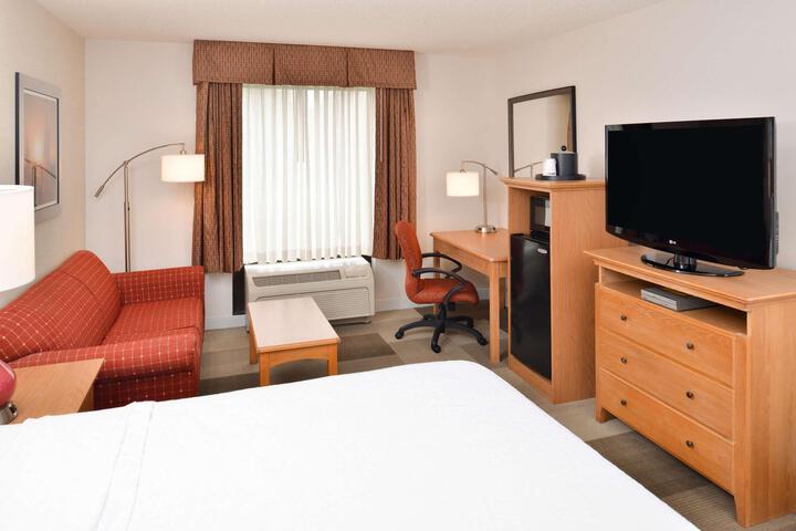 1 King Study with Refrigerator, Microwave Sofa Bed (4 of 14)