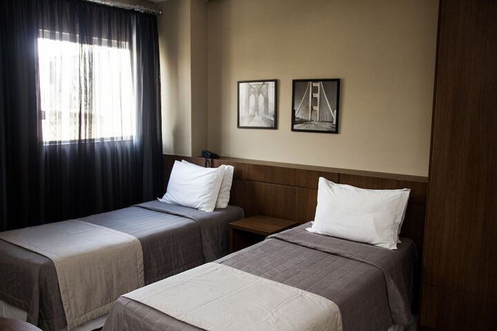 Room 10 of 24