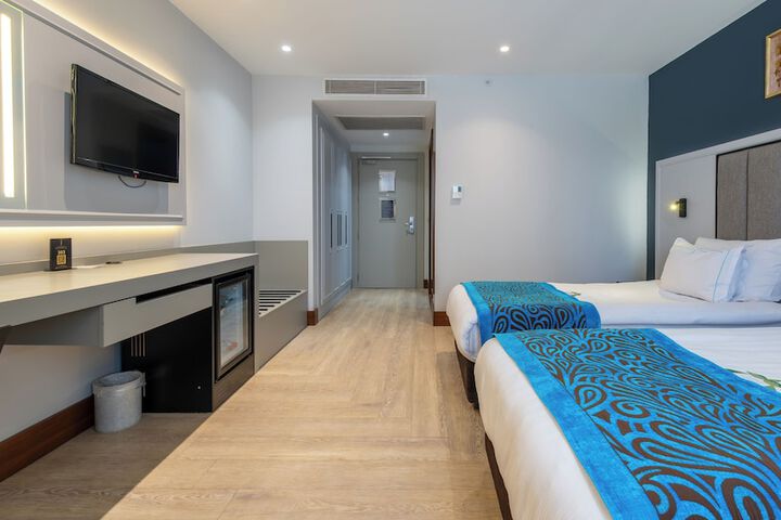 Room 10 of 97