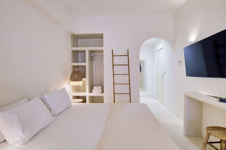 Room 53 of 77