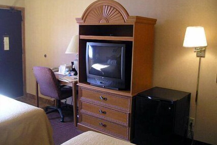 Room 8 of 35