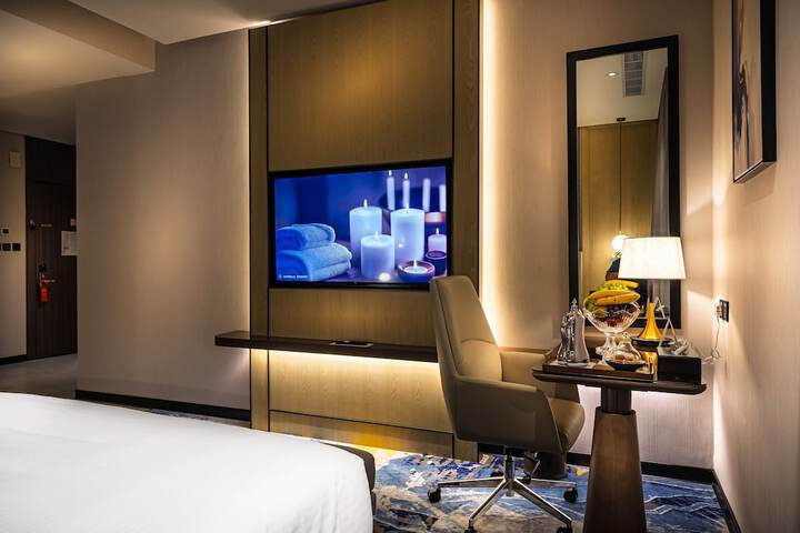 Room 42 of 86