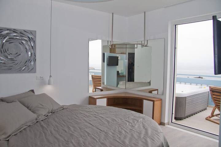 Room 16 of 80