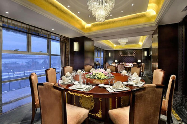 Dining Photos