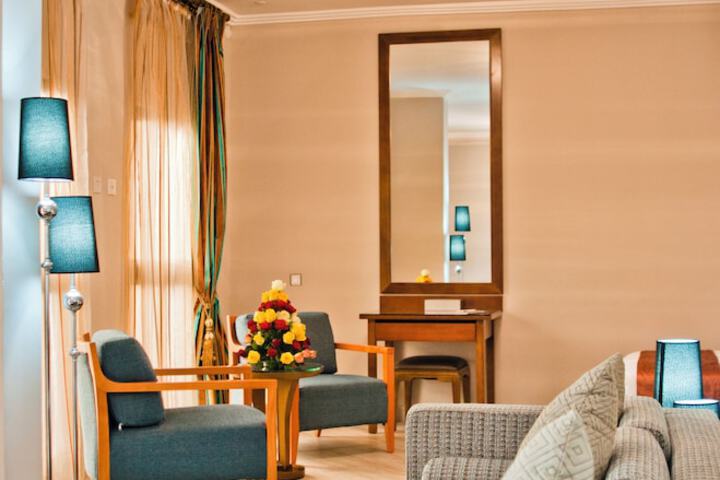 Room 13 of 30