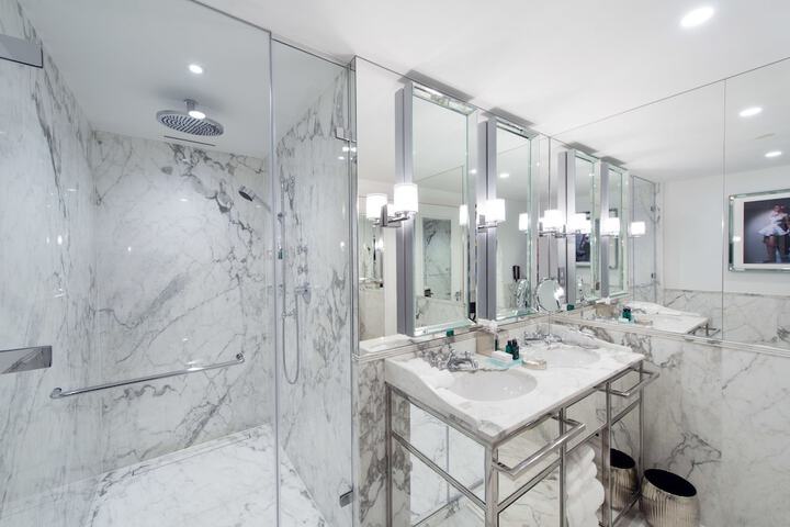 Clean Restrooms