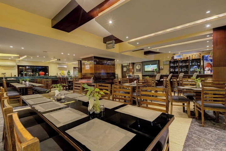 Dining 80 of 102