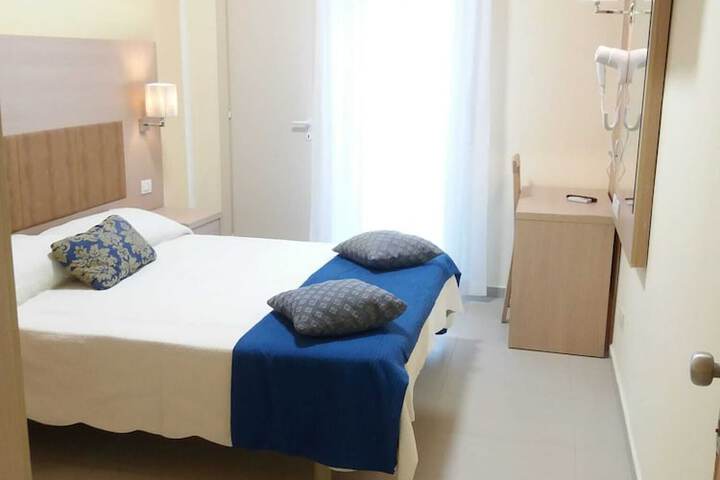 Room 6 of 26
