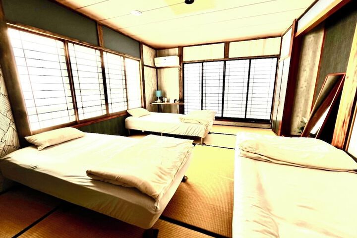 Room 51 of 172