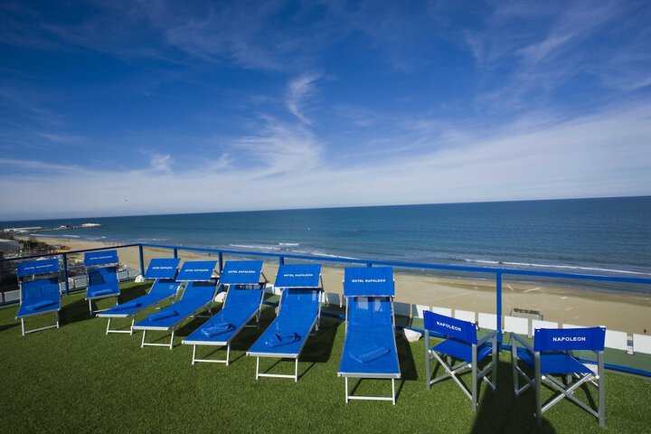Sundeck 35 of 39
