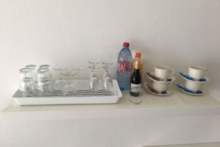 Room 33 of 40