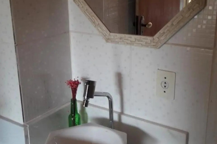 Room 8 of 23