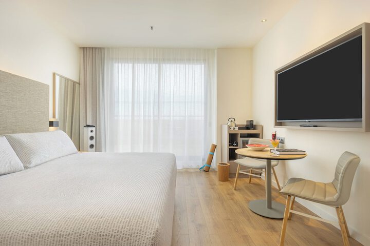 Room 16 of 89