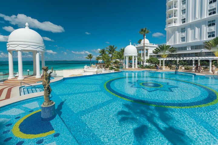 Hotel with Pool