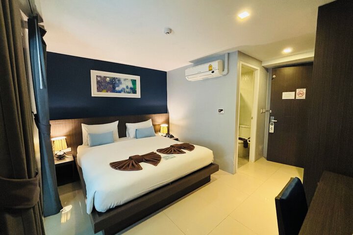 Room 16 of 33