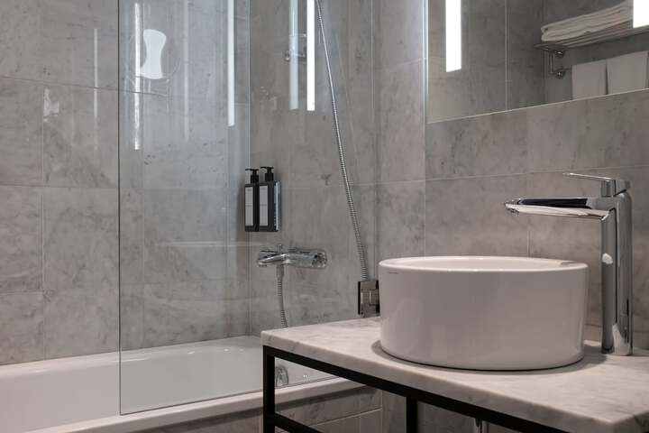 Room 55 of 98