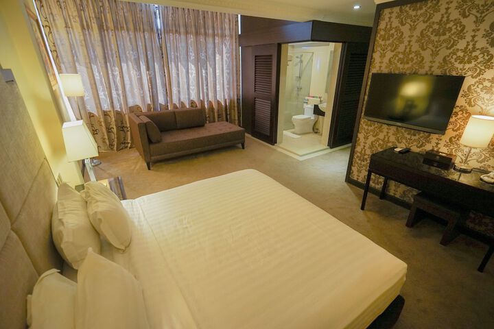 Room 30 of 75