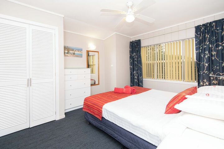 Room 6 of 32