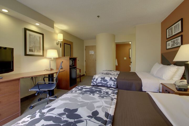 2 Double Beds (11 of 11)