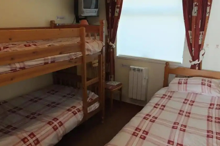 Room 6 of 14