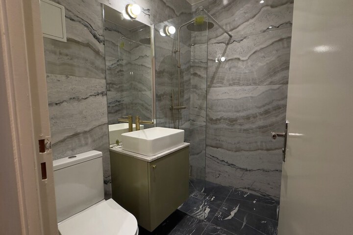 Room 12 of 15