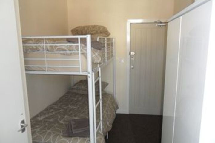Room 11 of 24