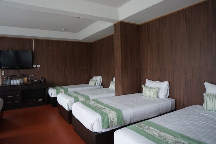 Room 3 of 89