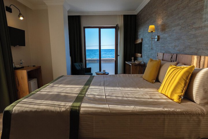 Room 15 of 27