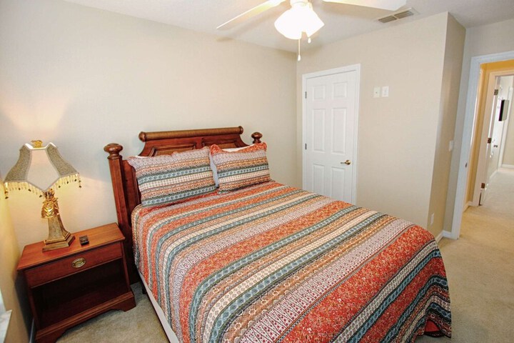Room 18 of 190