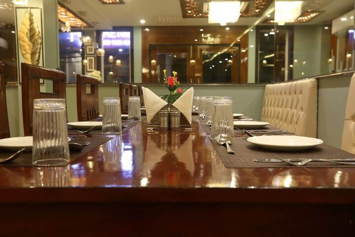 Dining 37 of 55