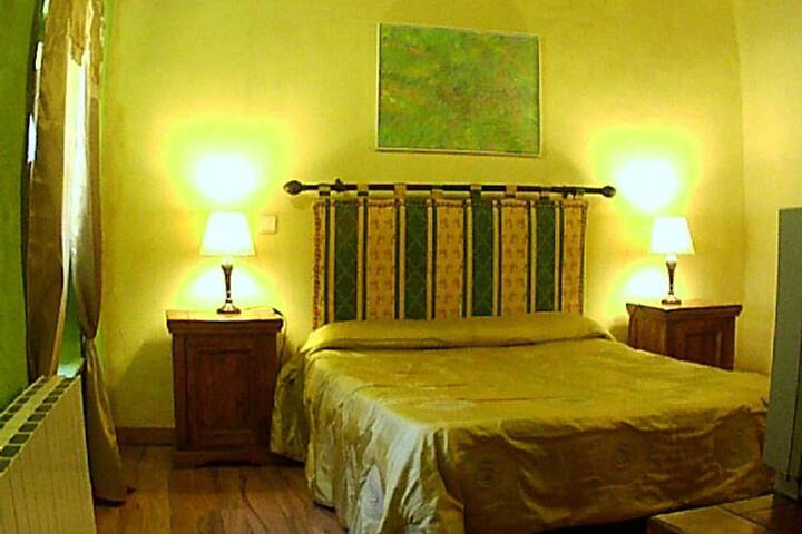 Room 10 of 46