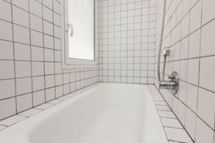 Room 8 of 28