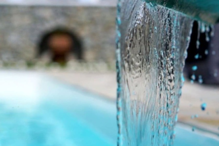 Hotel with Pool