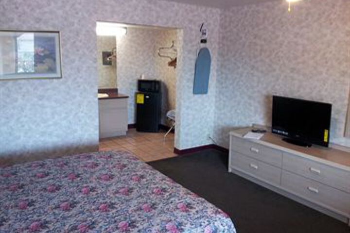 Room 17 of 27