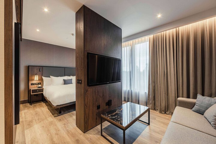 Room 51 of 132