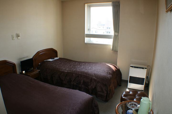 Room 6 of 19