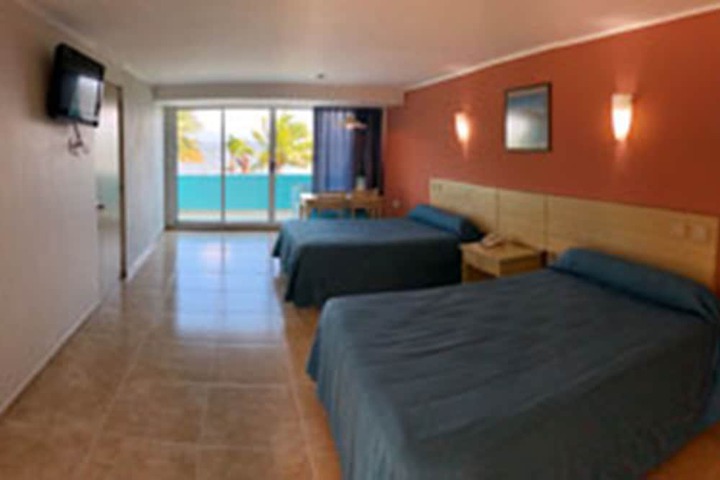 Room 3 of 40