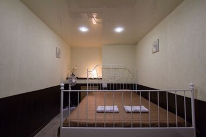 Room 27 of 52