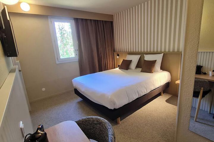Room 34 of 61