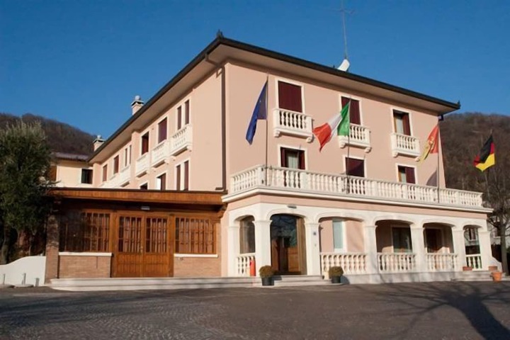 Hotel 16 of 18