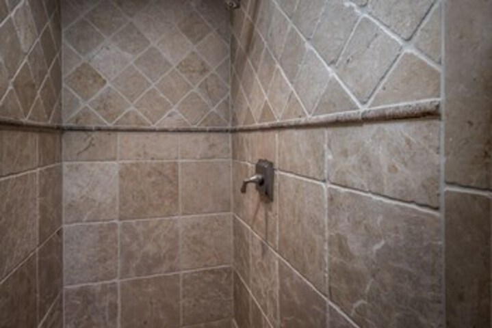 Room 6 of 35