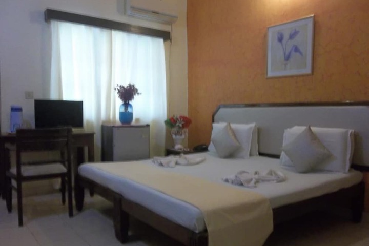 Room 13 of 26