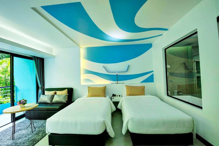 Room 6 of 50