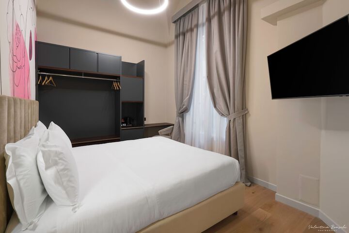 Room 28 of 67