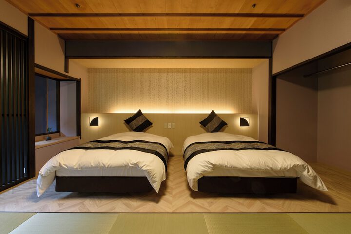 Room 8 of 48