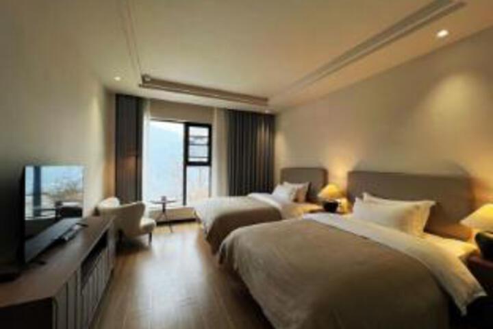 Room 9 of 9